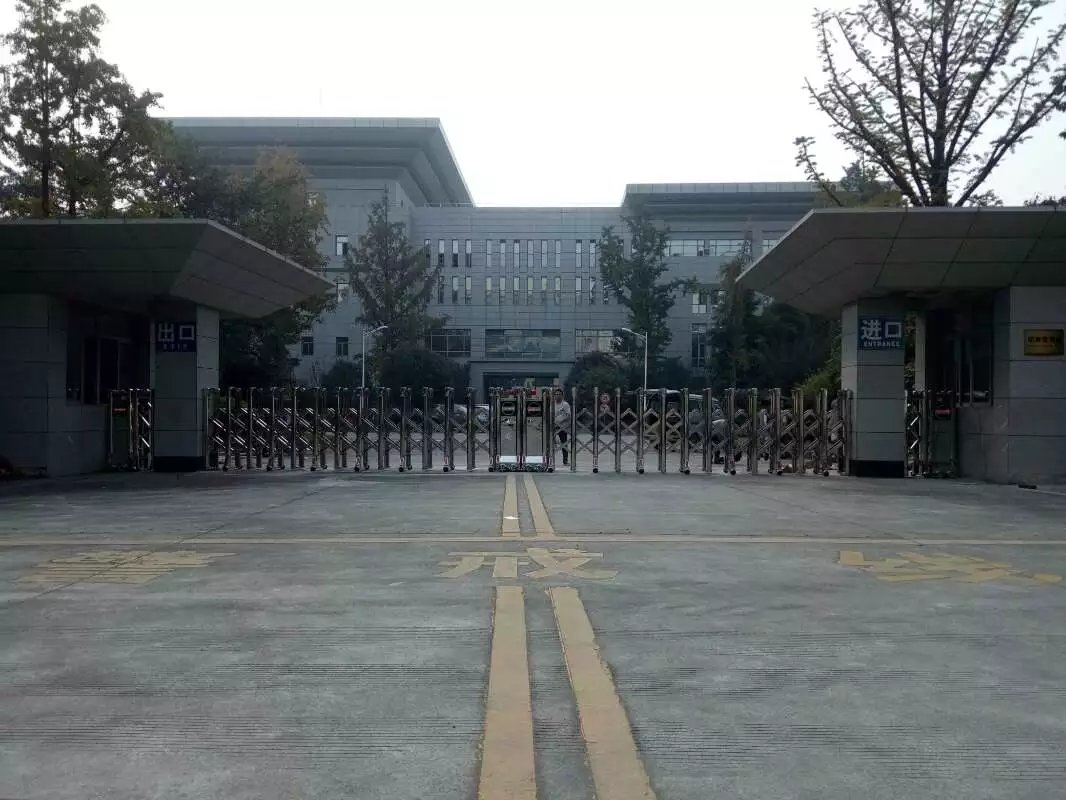 三亚三亚四川消防总队伸缩门